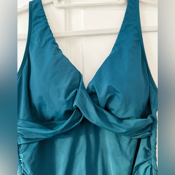 Women’s Solid Ruched V neck swimsuit twist bathing suit teal green large - Picture 4 of 7